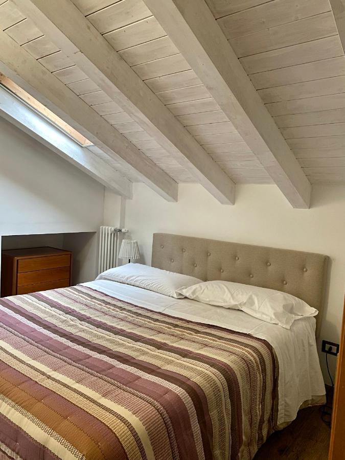 Primo Etna Apartment Pedara Bagian luar foto