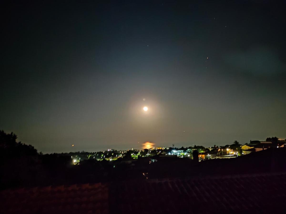 Primo Etna Apartment Pedara Bagian luar foto