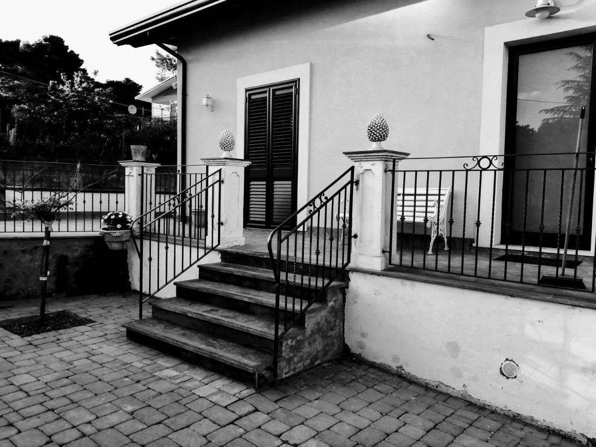 Primo Etna Apartment Pedara Bagian luar foto